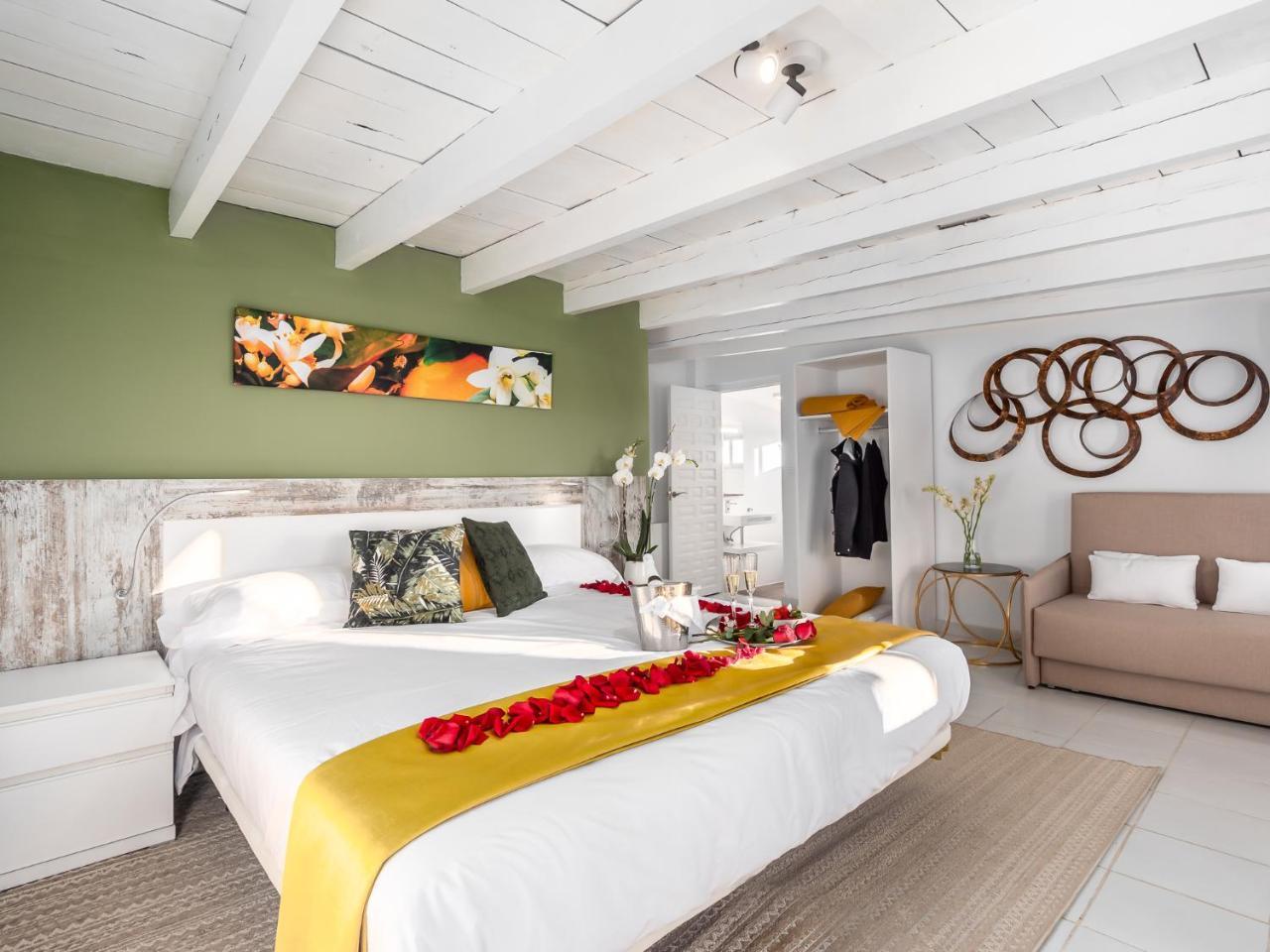 Jazmines & Moras Boutique Villa มาร์เบยา ภายนอก รูปภาพ