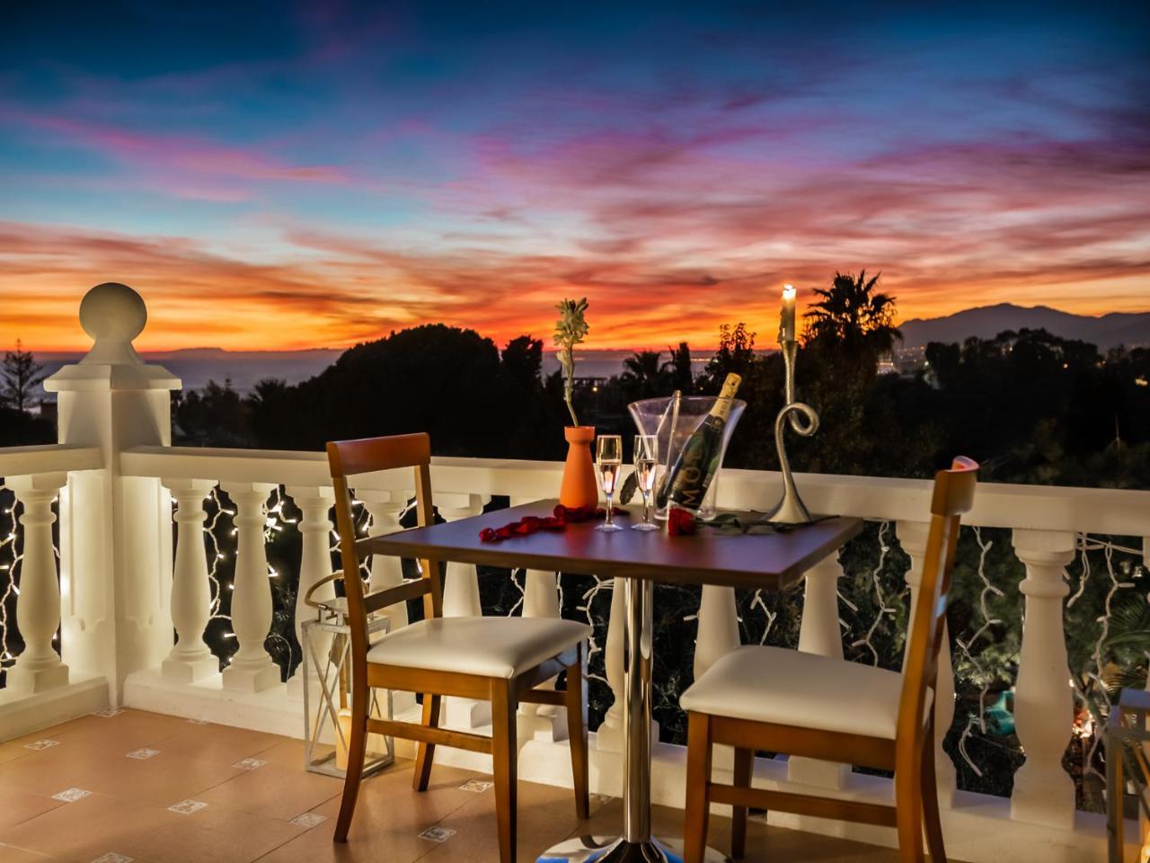 Jazmines & Moras Boutique Villa มาร์เบยา ภายนอก รูปภาพ