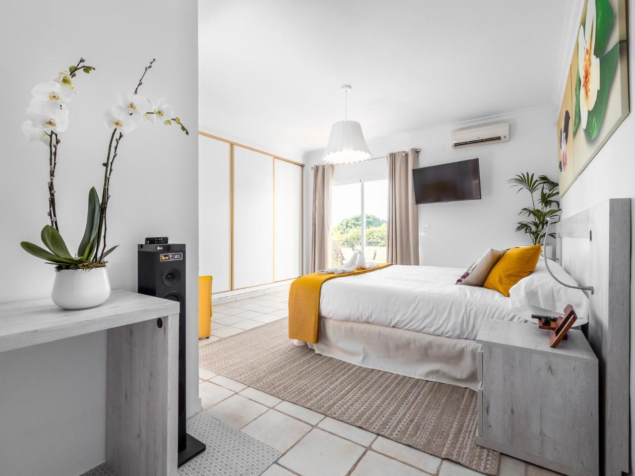Jazmines & Moras Boutique Villa มาร์เบยา ภายนอก รูปภาพ